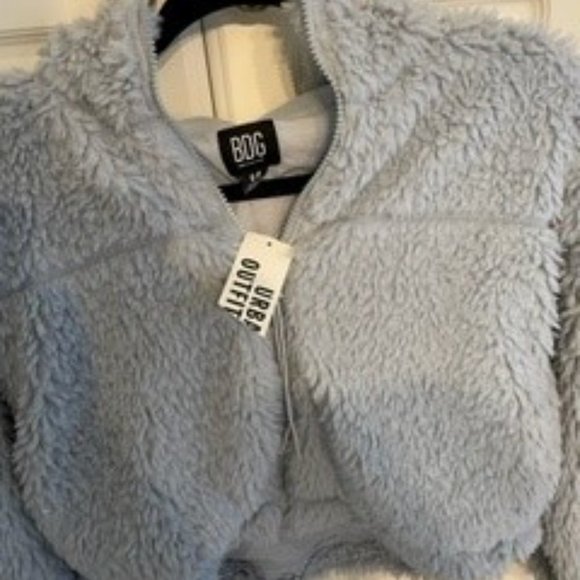 Urban Outfitter's Lavendar Crop Sherpa - Picture 3 of 3